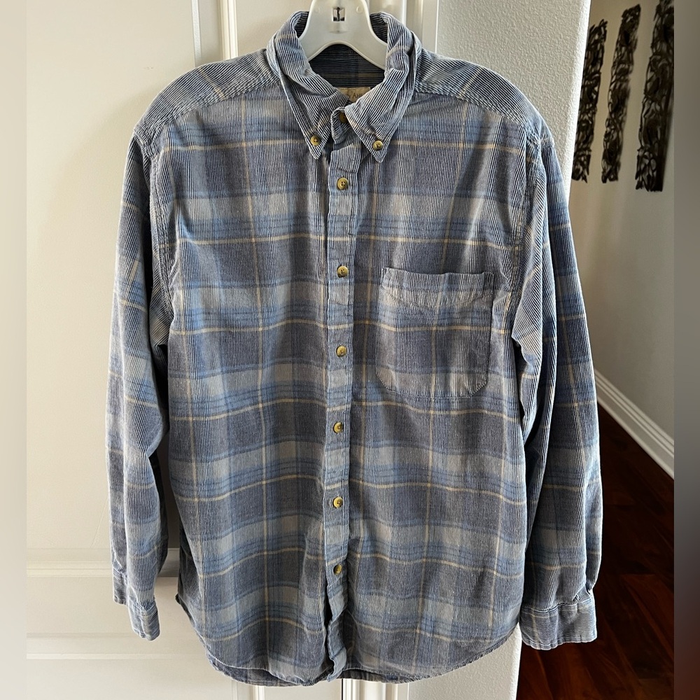 CLEARANCE Men’s Medium Blue Lightweight Corduroy Button Down Flannel Shirt